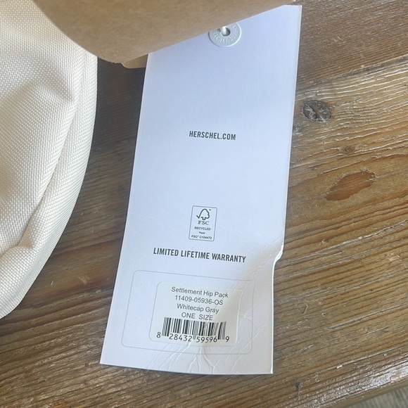 Herschel Fanny Pack - Picture 5 of 9